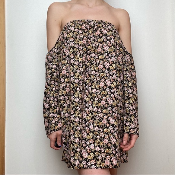 SOLD - Boho Floral Mini Dress - Picture 4 of 9